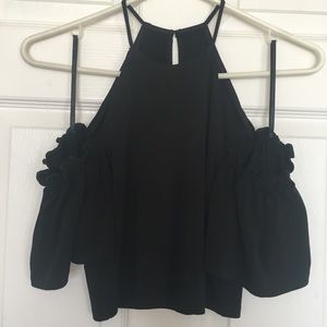 Shoulder-less Black Croptop w. Ruffles Sleeves